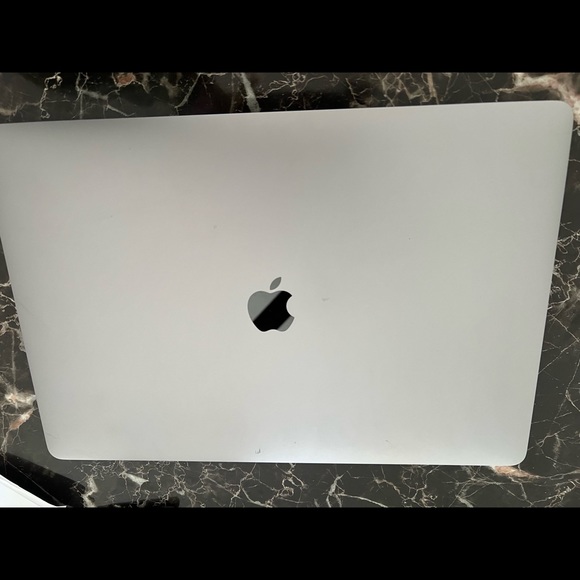 Apple MacBook Pro Mac Book 16” 2.6 GHz Intel Core i7 512GB SSD 16GB RAM Touchbar - Picture 2 of 8